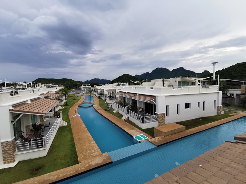 เกือบเป็นผีเฝ้าสระ !!สาวถูกไฟดูดคารีสอร์ตดังปราณบุรี