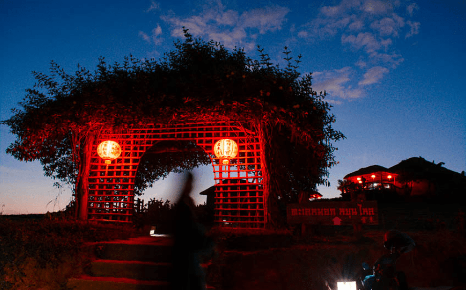 ทะเลหมอกหยุนไหล  มีจุดชมทะเลหมอกอยู่หลายแห่ง ซึ่งแต่ละที่ก็จะสวยงามแตกต่างกันไป