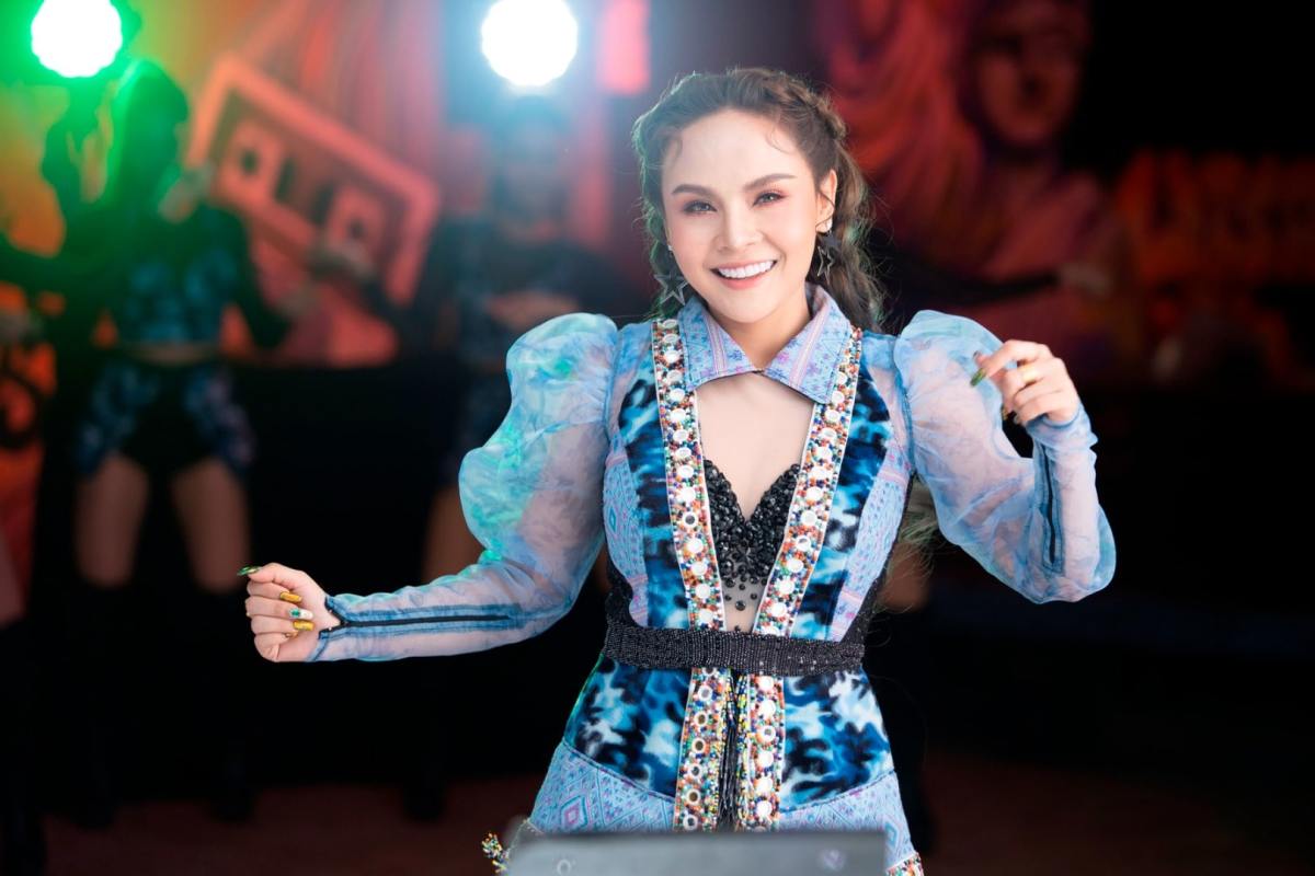 “อ๊อฟ ดอกฟ้า” ส่งเอ็มวี “ช้าดีเด้า” เพลงจังหวะสนุก แต่เนื้อหาเจ็บจี๊ด