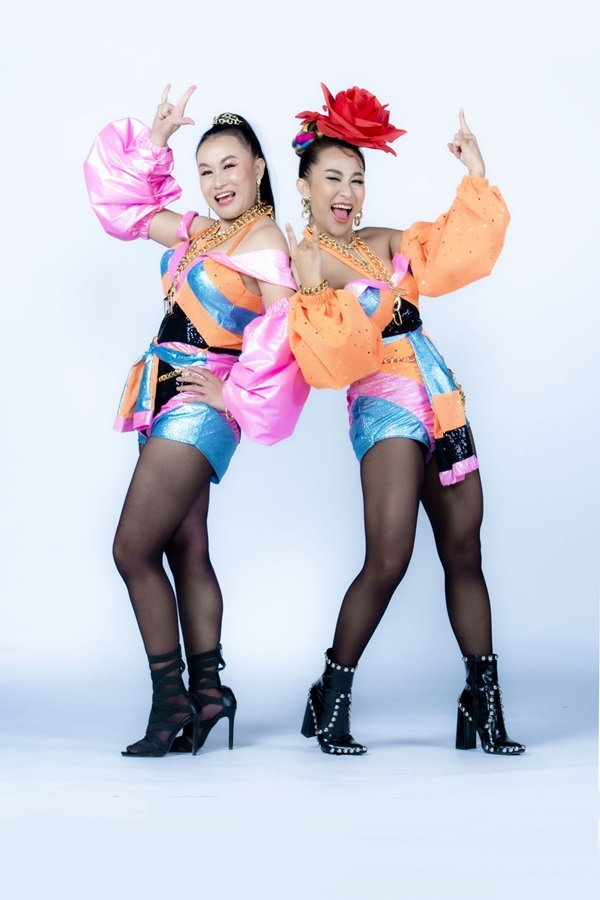 “ลูลู่-ลาล่า” ถ่ายปกเตรียมส่งซิงเกิ้ลใหม่ หลังหายไป 2 ปี แนวเพลงลูกทุ่งอีสานอารมณ์ดี ทั้งที่อกหัก&nbsp;“ฮักโดดด่ง”