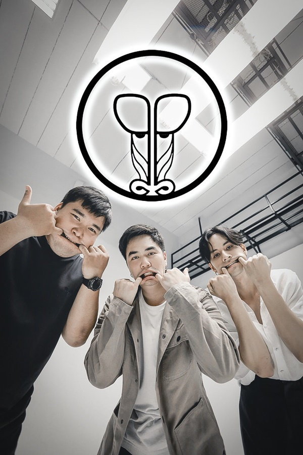 “เก้า จิรายุ” พาวง “Bad Baboon” ถึงเวลากลับมาลุยงานเพลงและก็ไม่ทำให้แฟน ๆ ผิดหวังจริง ๆ หลังปล่อยทีเซอร์เปิดตัวบอยแบนด์น้องใหม่ ZBurster:ซี-เบิร์สเตอร์ ของ 5 หนุ่ม5&nbsp;สไตล์